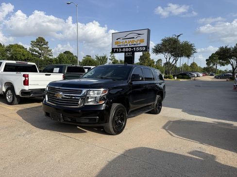Used 2020 Chevrolet Tahoe 2WD w/ Remote Keyless Entry Package image 3