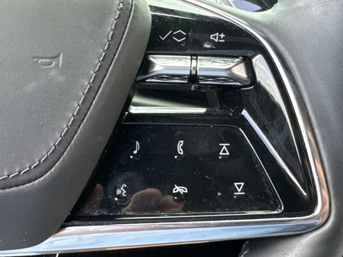 Used 2025 Cadillac Escalade V AWD/4WD image 33