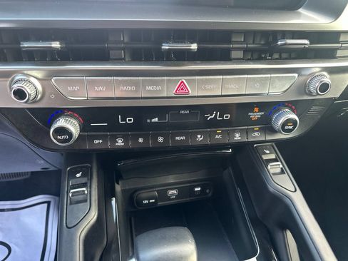Used 2025 Kia Telluride S FWD image 25