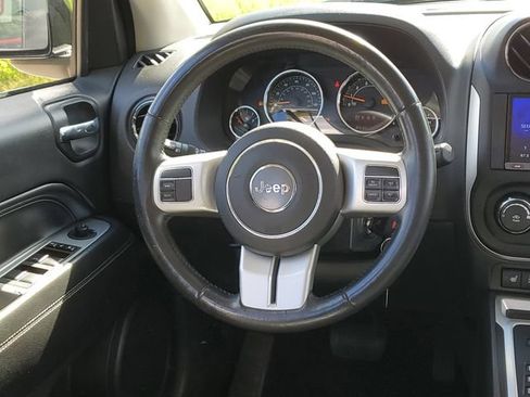 Used 2015 Jeep Compass High Altitude AWD/4WD image 12