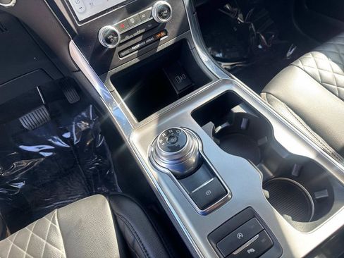 Used 2024 Ford Edge Titanium AWD/4WD image 34