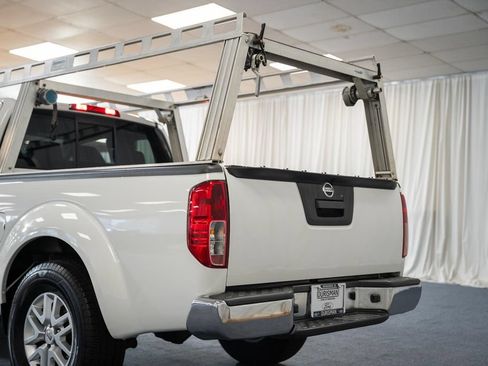 Used 2021 Nissan Frontier SV RWD image 6