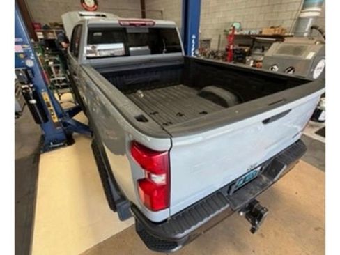 Used 2024 Chevrolet Silverado 2500 ZR2 w/ Technology Package AWD/4WD image 2