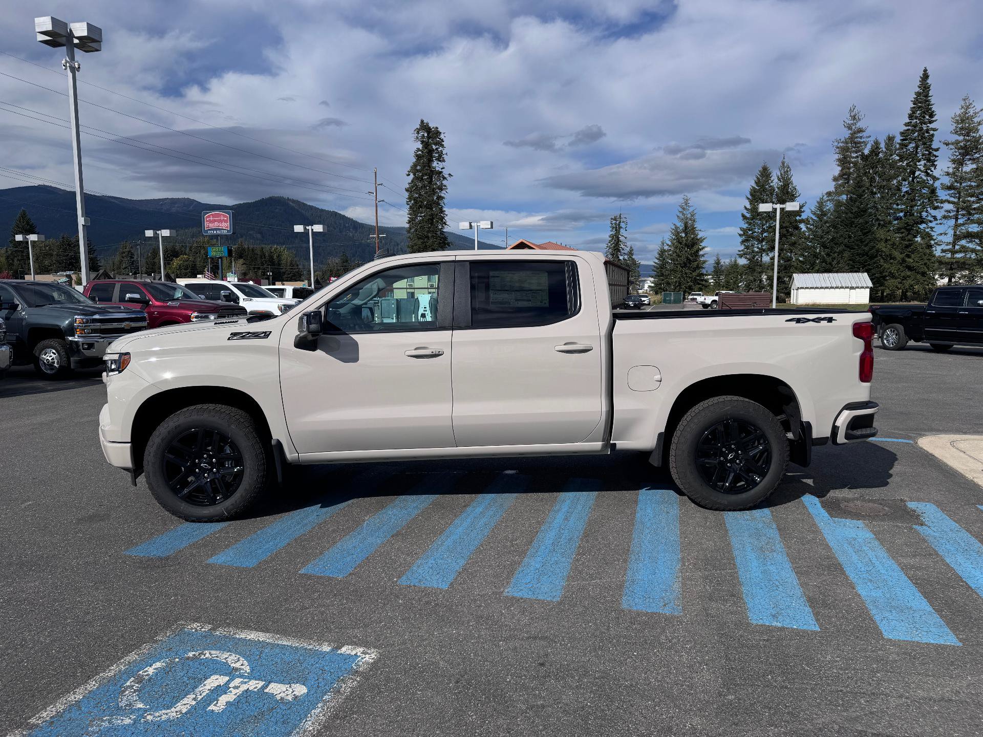 New 2026 Chevrolet Silverado 1500 RST w/ RST All Star Premium Package AWD/4WD image 4
