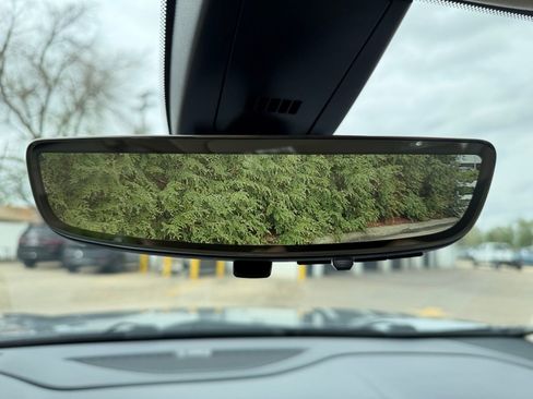 Used 2022 GMC Acadia Denali w/ Denali Technology Package image 21