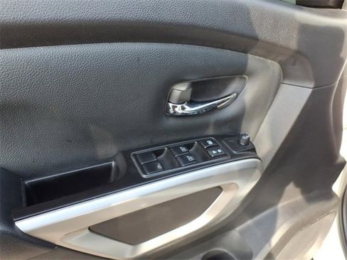 Certified 2024 Nissan Titan SV w/ SV Convenience Package image 3