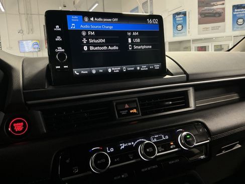 Used 2023 Honda Pilot EX-L image 19