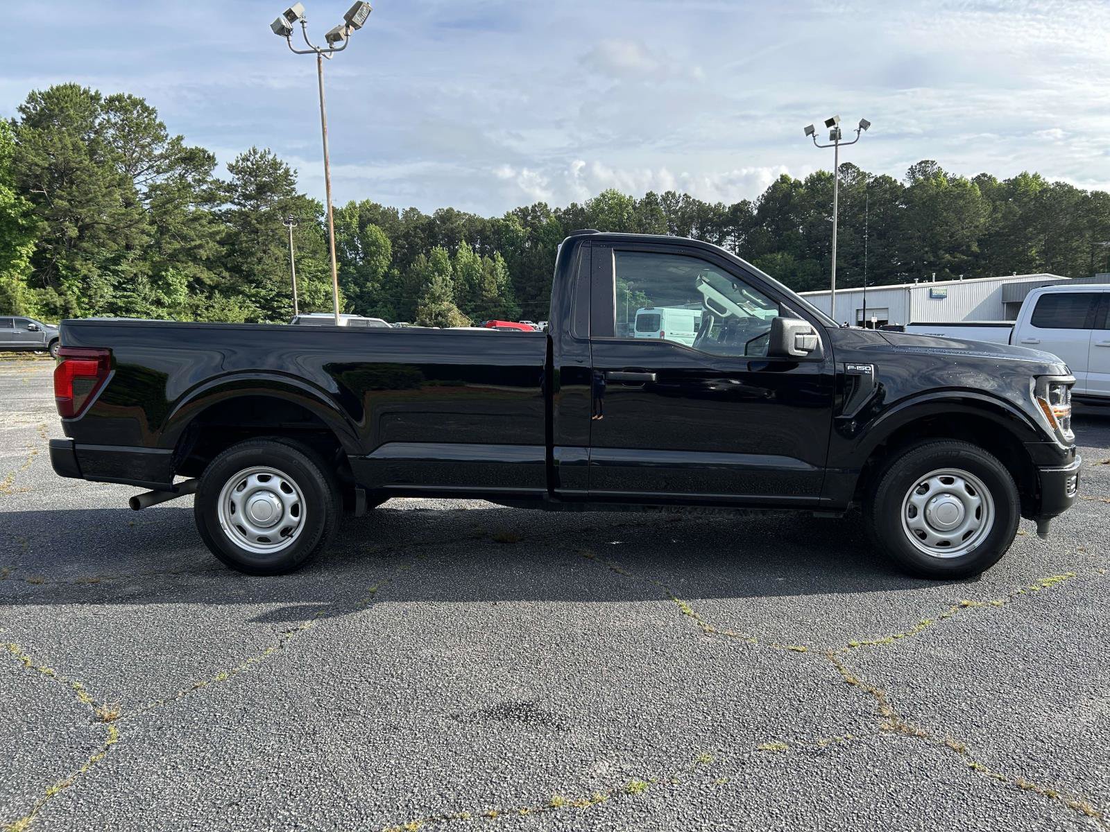 Used 2024 Ford F150 XL RWD image 2