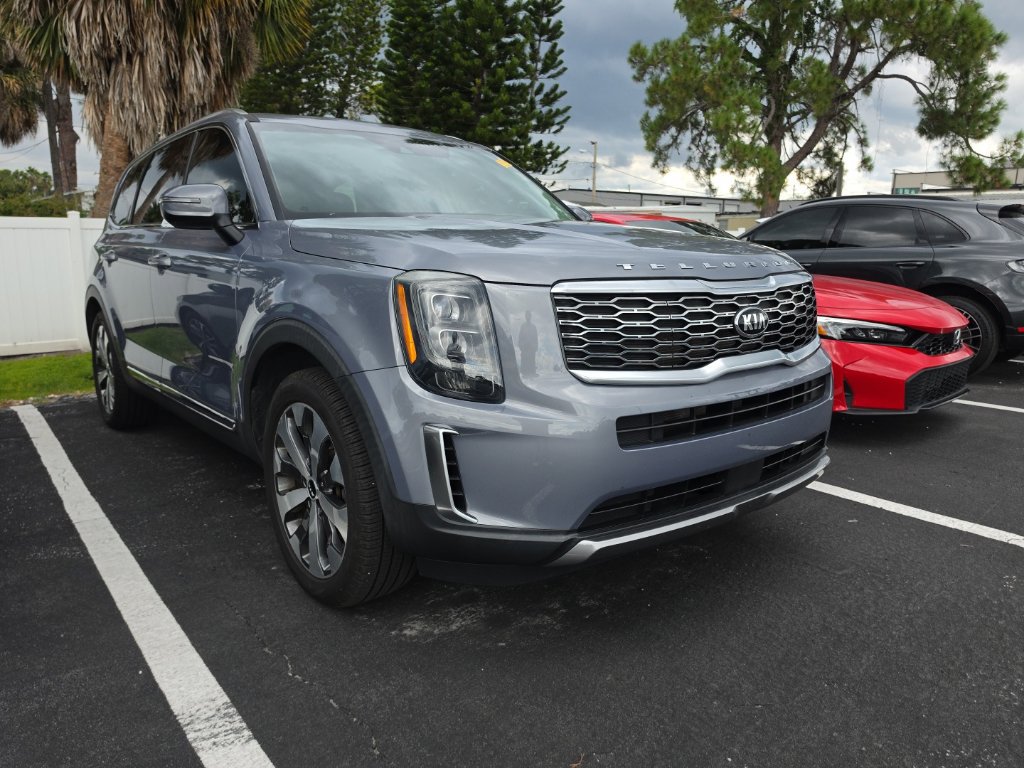 Used 2021 Kia Telluride EX w/ EX Premium Package FWD image 2