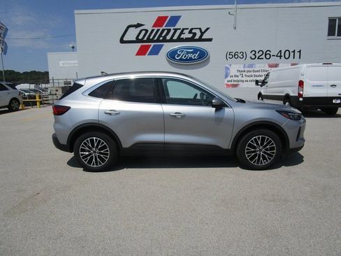 New 2024 Ford Escape SE w/ PHEV Premium Package image 7