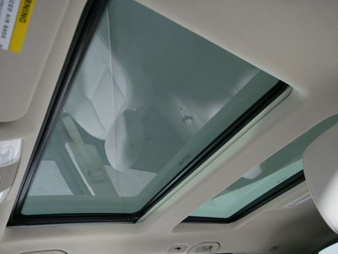 Used 2013 Mercedes-Benz GLK 350 4MATIC image 32