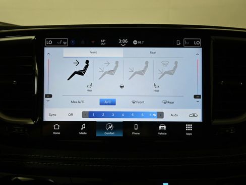 Used 2025 Chrysler Pacifica Select image 29