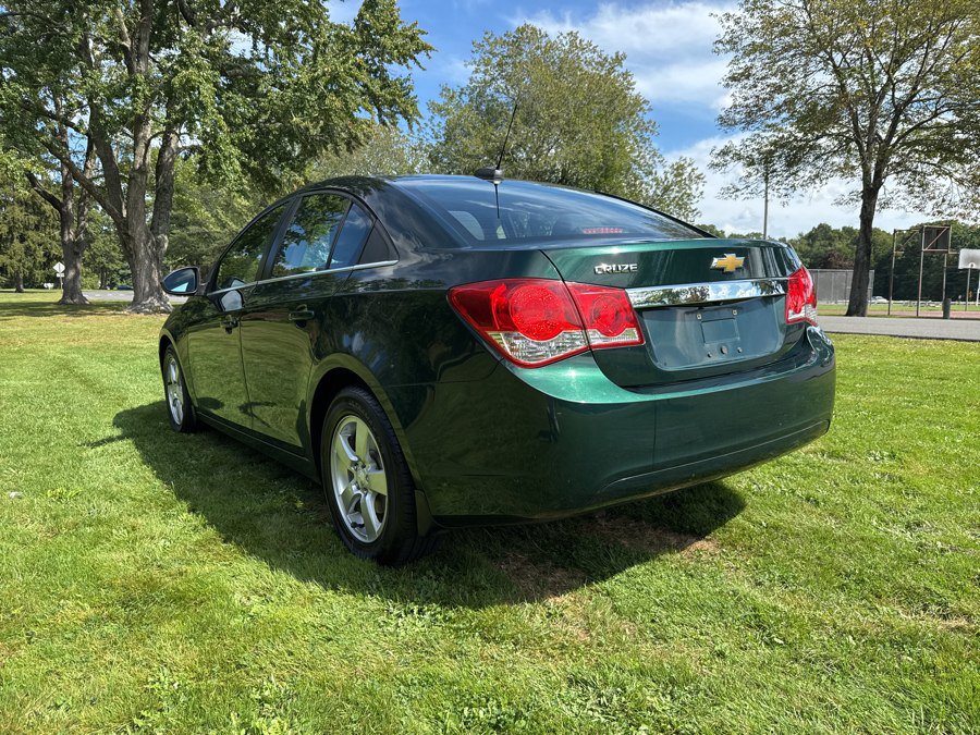 Used 2015 Chevrolet Cruze LT w/ Technology Package FWD image 10