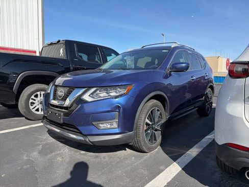 Used 2017 Nissan Rogue SL w/ SL Premium Package AWD/4WD image 3