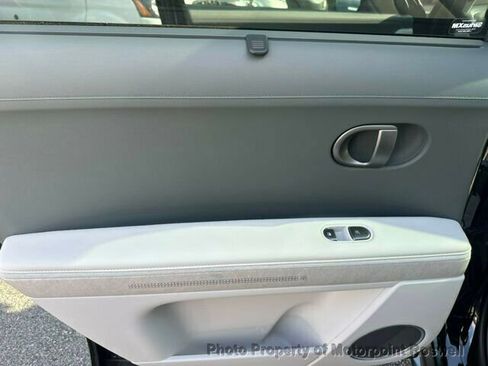 Used 2025 Hyundai Ioniq 5 Limited image 25