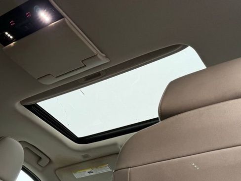 Used 2019 GMC Yukon XL SLT w/ Open Road Package image 7