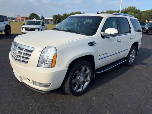 Used 2007 Cadillac Escalade AWD w/ Information Package image 1