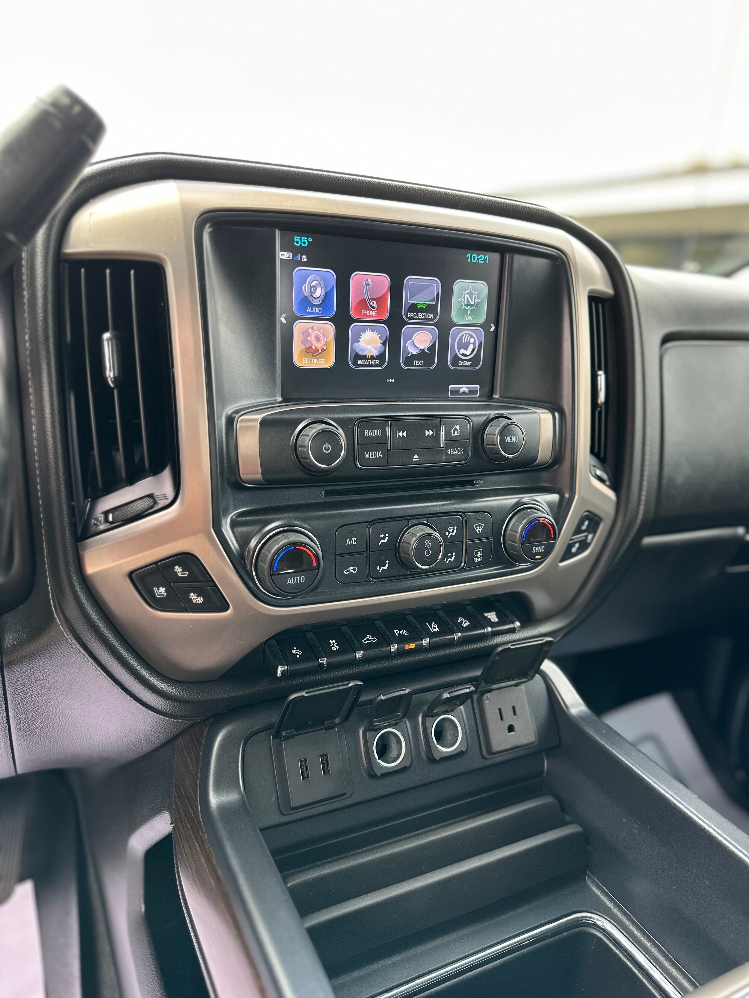 Used 2019 GMC Sierra 3500 Denali w/ Duramax Plus Package AWD/4WD image 19