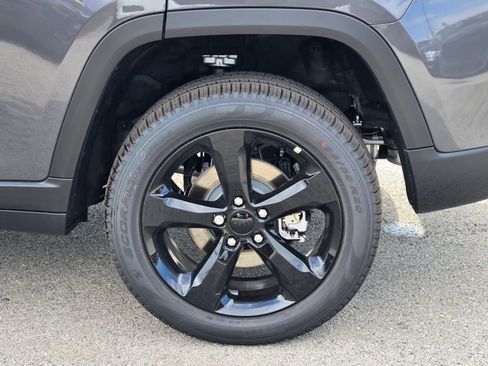 New 2025 Jeep Grand Cherokee Limited w/ Luxury Tech Group II image 15