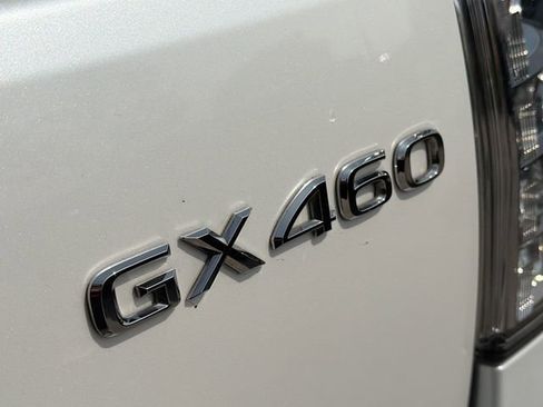 Used 2023 Lexus GX 460 Premium w/ Premium Package image 11