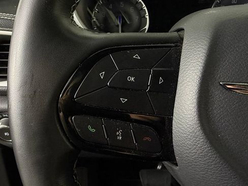 Used 2021 Chrysler Pacifica Touring-L w/ S Appearance Package FWD image 18