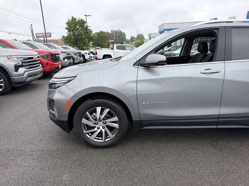 Used 2023 Chevrolet Equinox Premier AWD/4WD image 11