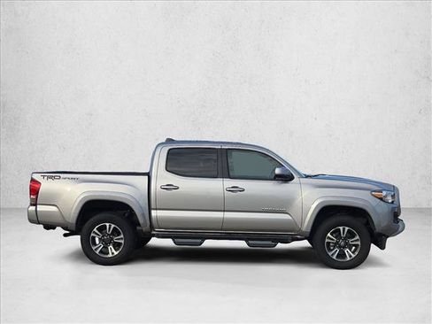 Used 2016 Toyota Tacoma TRD Sport w/ Towing Package RWD image 4