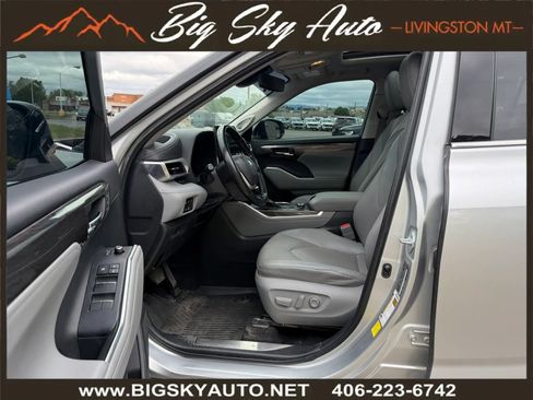 Used 2024 Toyota Highlander Platinum AWD/4WD image 12