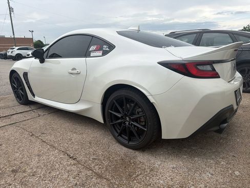 Used 2023 Toyota GR86 Premium w/ ALL Weather Mat Package (TMS) RWD image 4