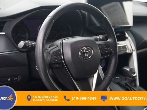 Used 2022 Toyota Venza Limited image 21