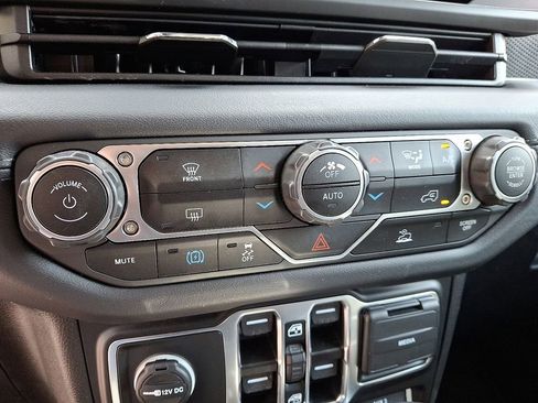 Used 2024 Jeep Wrangler Unlimited Rubicon 4xe image 14