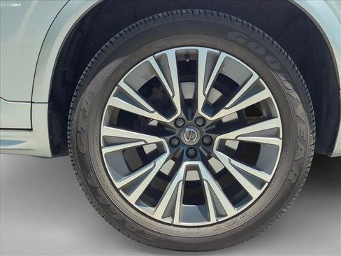 Used 2020 Volvo XC90 T5 Momentum w/ Protection Package Premier FWD image 13