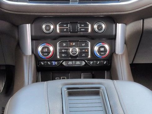 Used 2023 GMC Yukon SLT image 19