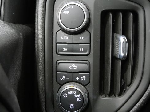 Used 2021 Chevrolet Silverado 1500 Custom Trail Boss w/ LPO, Dark Essentials Package AWD/4WD image 13