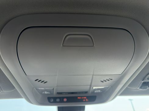 Certified 2021 Chevrolet Equinox LT FWD image 23