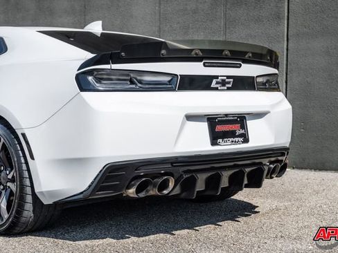 Used 2018 Chevrolet Camaro SS image 31