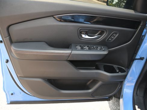 Used 2024 Honda Pilot TrailSport image 10