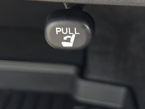 Used 2026 Toyota Camry SE w/ Convenience Package image 20