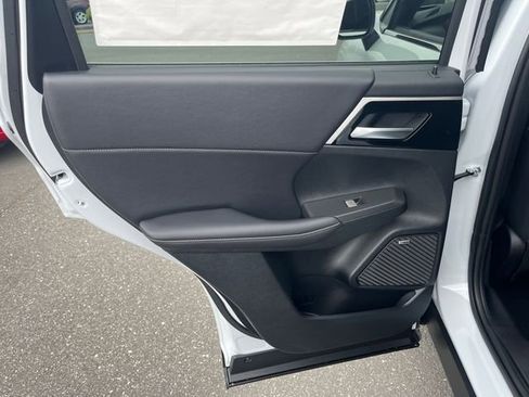 New 2026 Mitsubishi Outlander LE FWD image 24