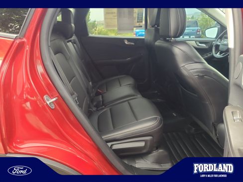 Used 2021 Ford Escape SEL w/ Technology Package AWD/4WD image 18