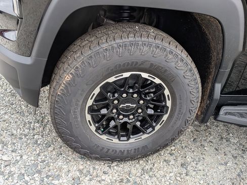 New 2026 Chevrolet Silverado EV Trail Boss image 11