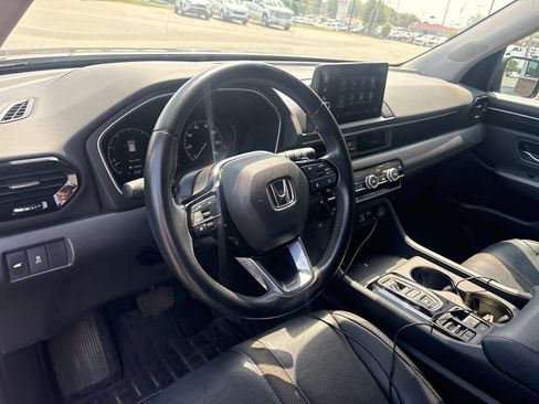 Used 2023 Honda Pilot EX-L image 3