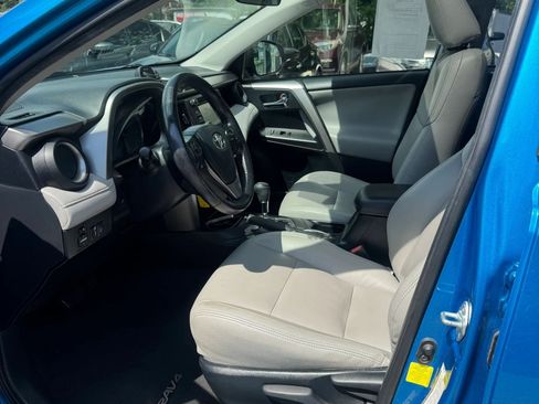 Used 2017 Toyota RAV4 XLE FWD image 13