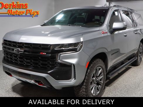Used 2023 Chevrolet Suburban Z71 w/ Luxury Package image 1
