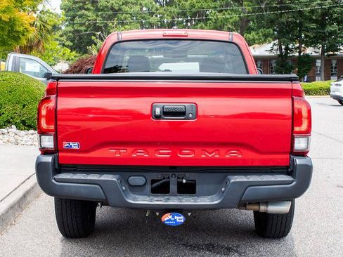 Used 2022 Toyota Tacoma SR RWD image 4
