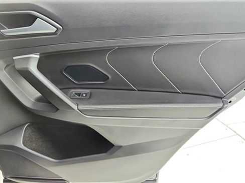 Used 2023 Volkswagen Tiguan SE R-Line image 27