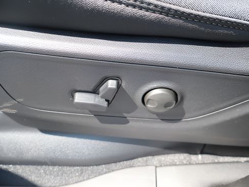New 2026 RAM 1500 4x4 Crew Cab image 15