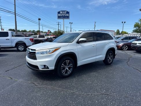 Used 2016 Toyota Highlander XLE FWD image 1