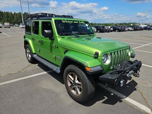 Used 2020 Jeep Wrangler Unlimited Sahara AWD/4WD image 9