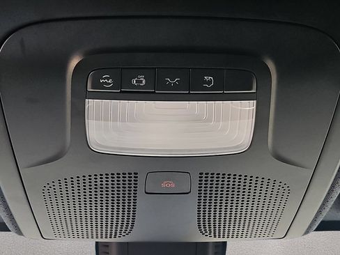 Used 2025 Mercedes-Benz Sprinter 2500 image 25